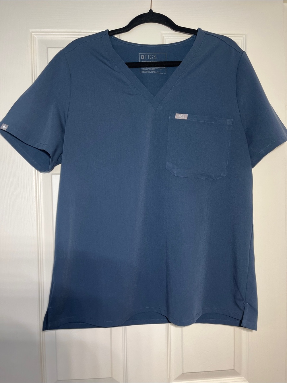 FIGS Women's Catarina One-Pocket Scrub Top